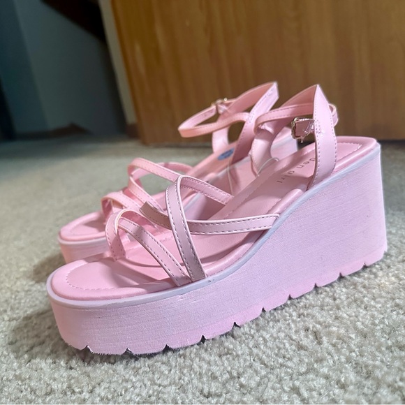 Madden Girl | Vaultt Wedge Platform Strappy Sandal in Pink Paris, size 8.5 - Picture 2 of 10